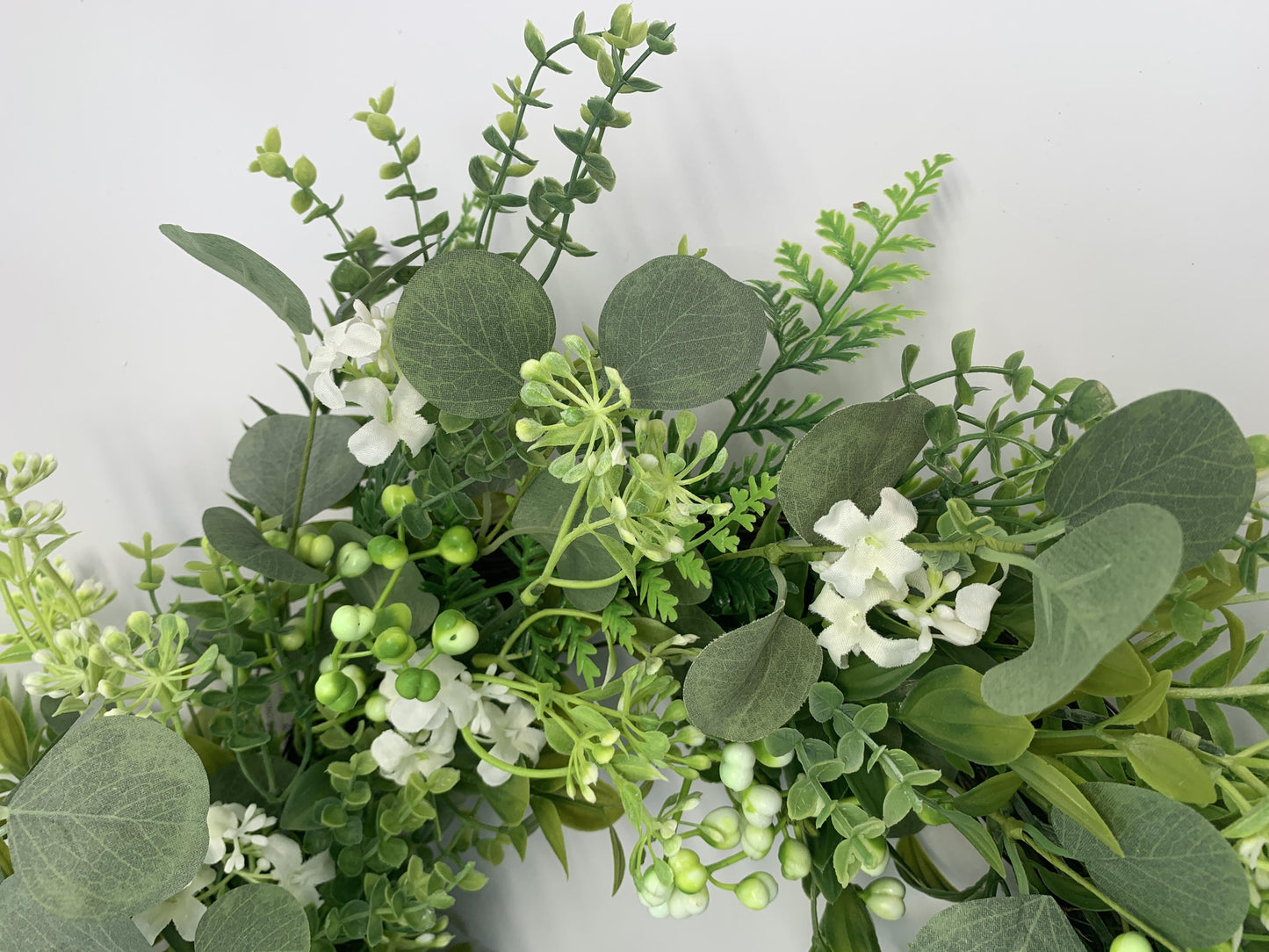 Wholesale 18" Artificial Eucalyptus & Boxwood Greenery Wreath