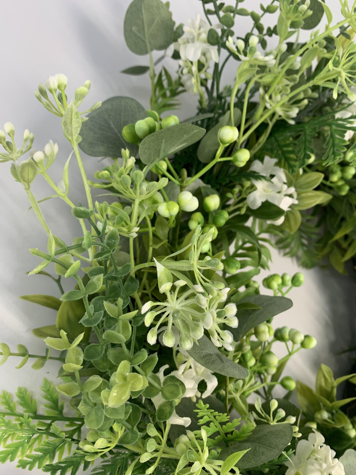Wholesale 18" Artificial Eucalyptus & Boxwood Greenery Wreath
