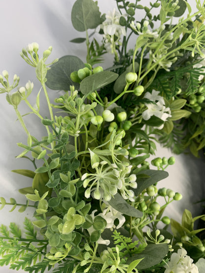 Wholesale 18" Artificial Eucalyptus & Boxwood Greenery Wreath