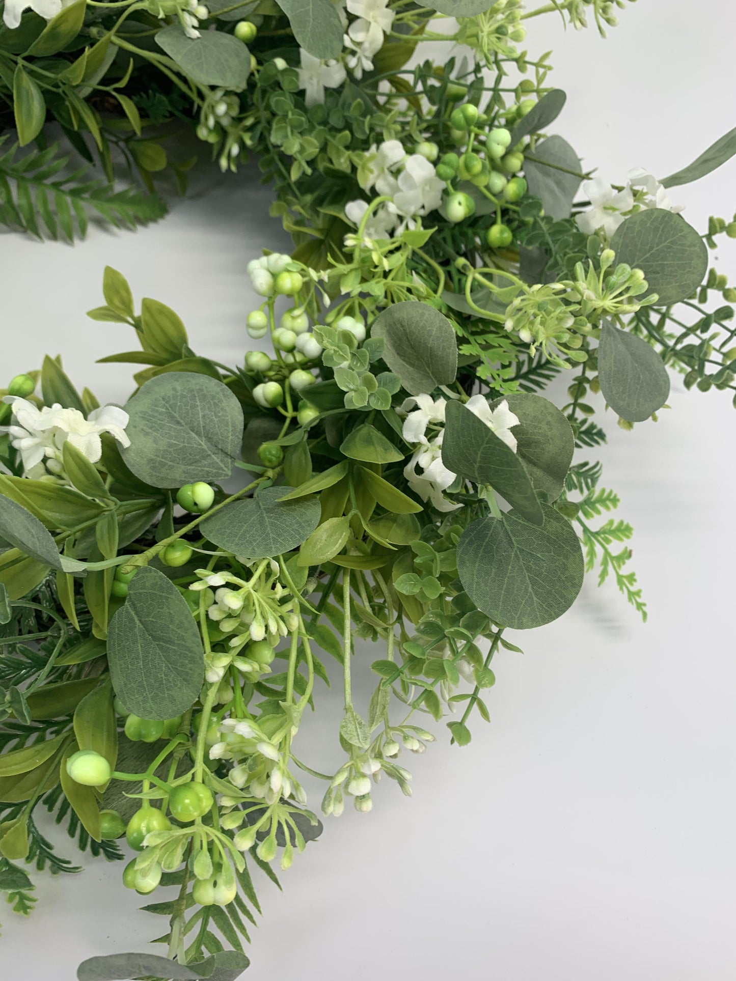 Wholesale 18" Artificial Eucalyptus & Boxwood Greenery Wreath